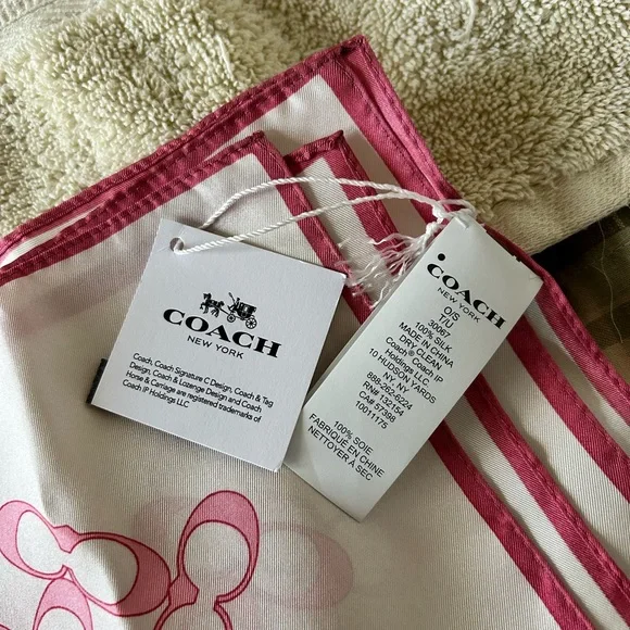 🧣[Coach] Retired Signature C Silk Square Scarf, NWT - Picture 4 of 7